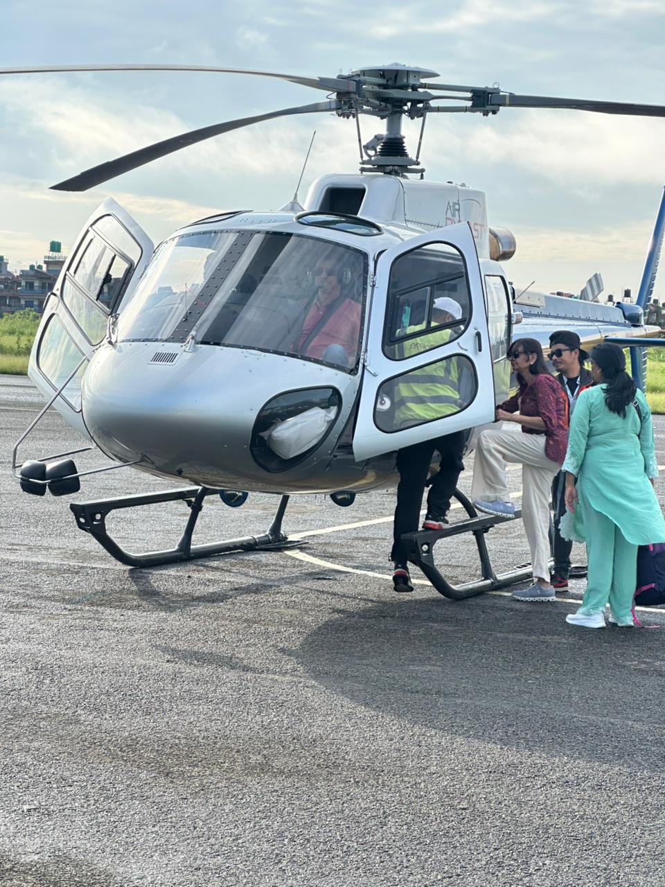 Can a Helicopter Fly to the Top of Mount Everest? Exploring the Highest Helicopter Flights